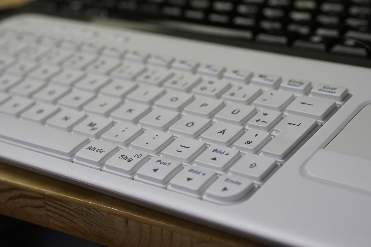 NAS z chłodzeniem pasywnym – Terramaster F4-424 Pro keyboard-6872090_1280